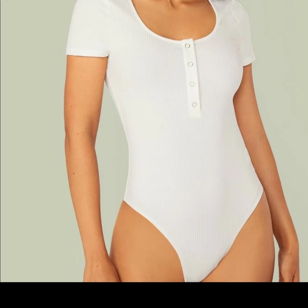 ‫Rib-knit Button Front Bodysuit